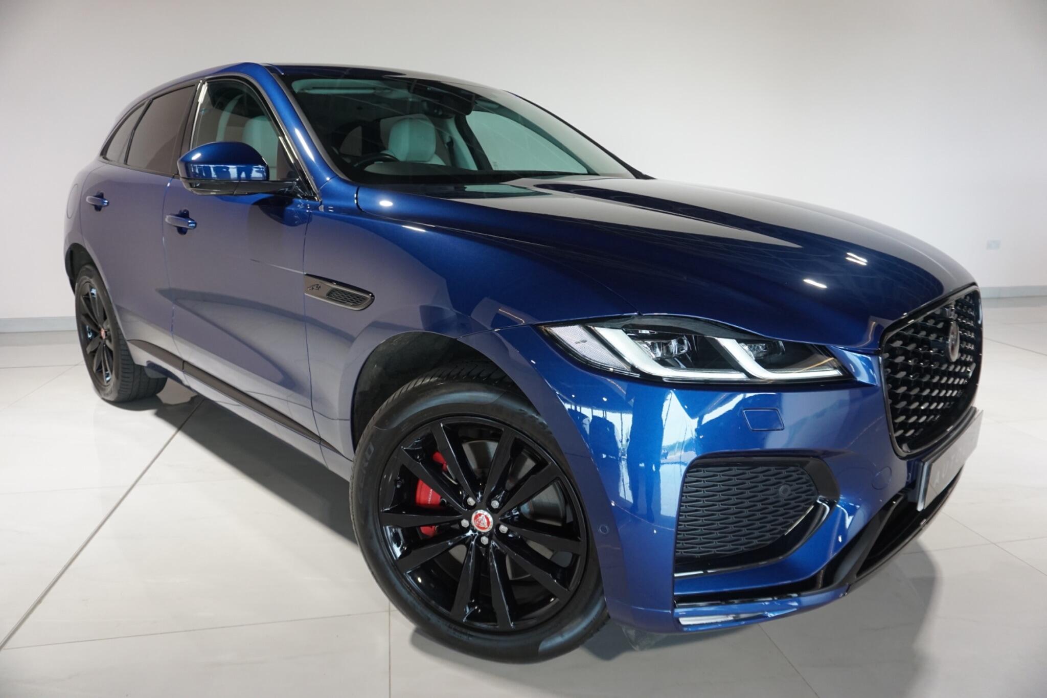 Jaguar F-PACE 3.0 D300 MHEV R-Dynamic SE SUV 5dr Diesel Auto AWD Euro 6 (s/s) (300 ps)
